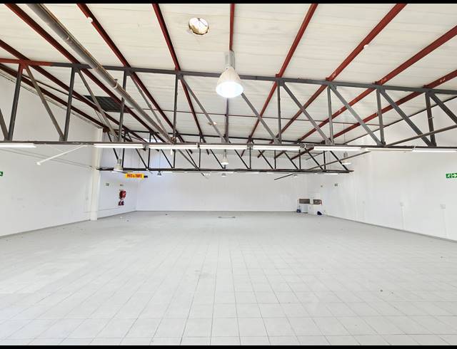 360M² RETAIL TO LET IN NORTH RIDING